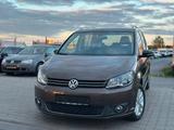 Volkswagen Touran Style BMT 1 HAND - Volkswagen Touran Style mit Diesel-Antrieb