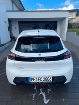 Peugeot 208 PureTech 100 EAT8 Active Pack Active Pack - Peugeot 208 von privat