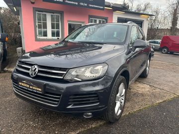 Volkswagen Touareg - 1