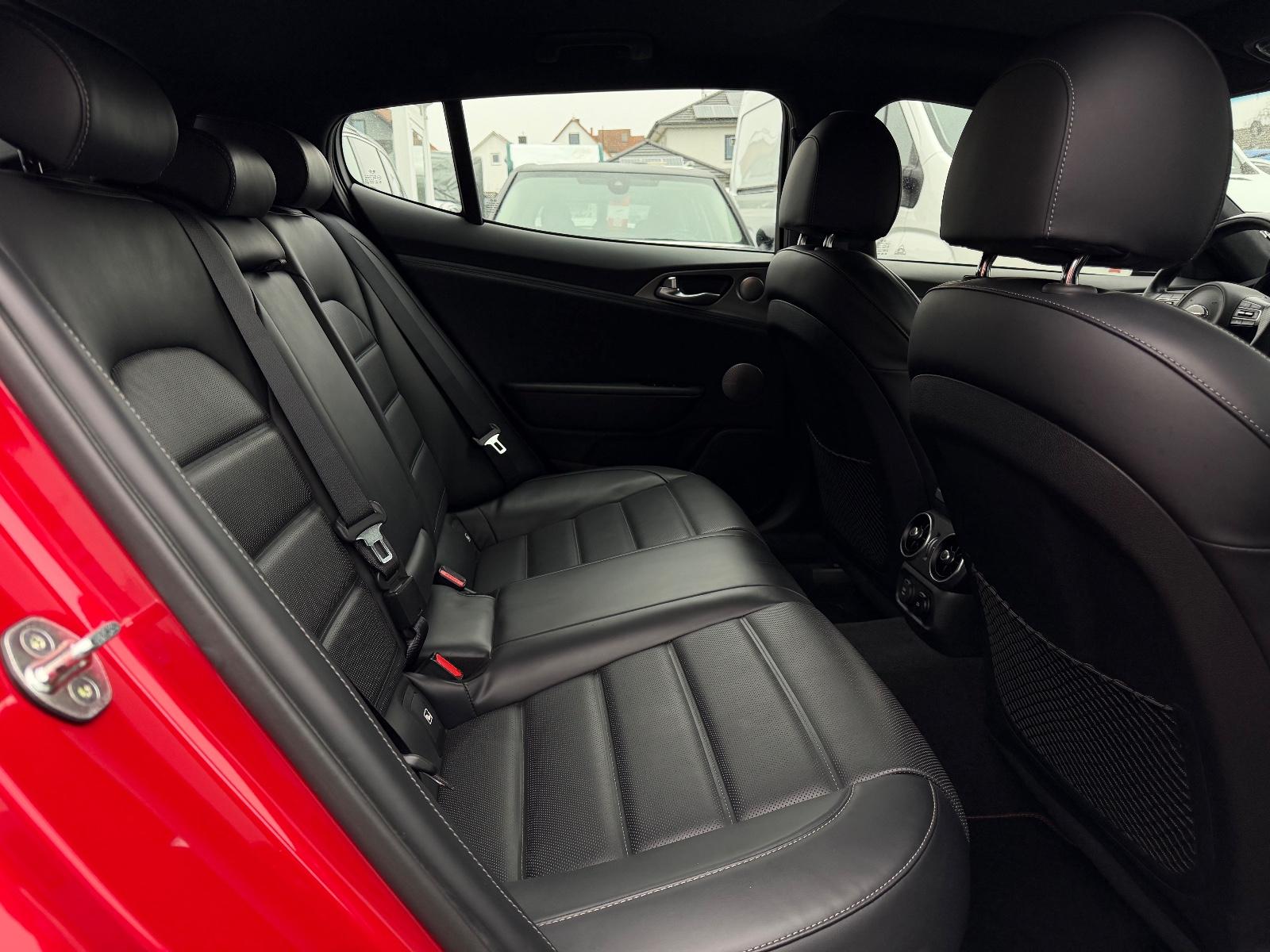 Kia Stinger GT 3.3 V6 Bi-Turbo 370ch AWD BVA8 | Full options | Toit ouvrant | Harman Kardon | HUD | Sièges ventilés | Caméra 360°