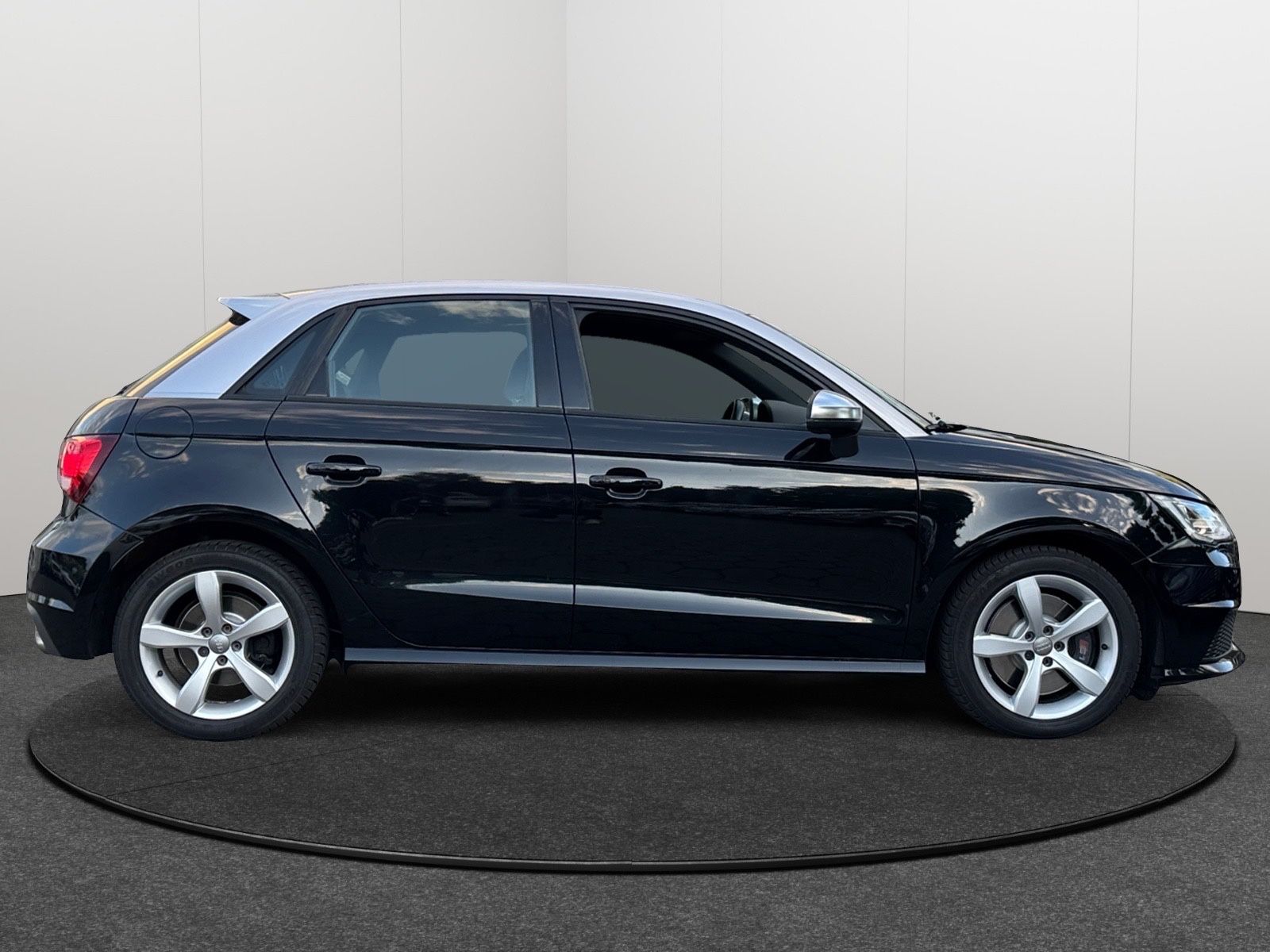Fahrzeugabbildung Audi S1 Sportback 2.0 TFSI quattro*LED*PDC*Leder*Xeno