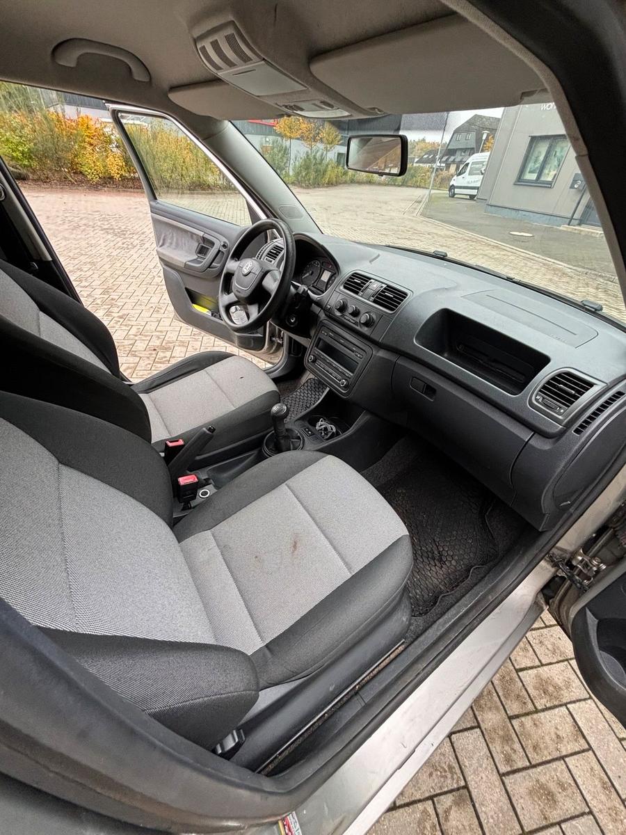 Skoda Fabia 2010 — photo 10
