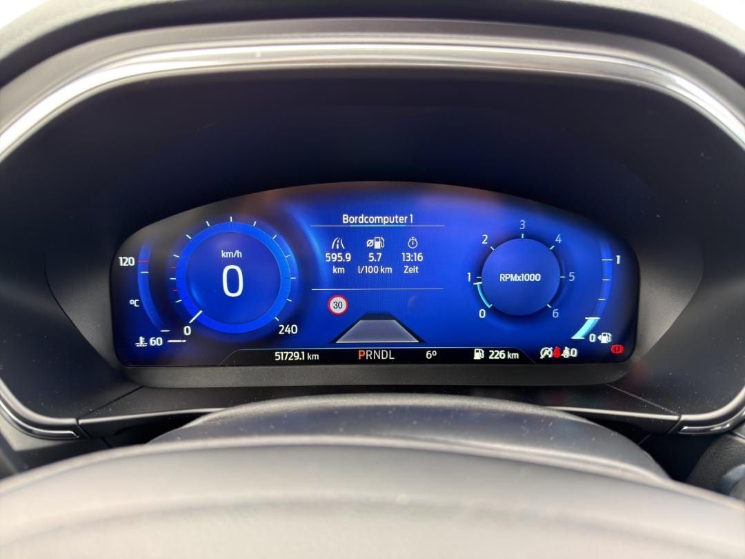 Fahrzeugabbildung Ford Focus Titanium X LED Kamera AHK ACC Winter-Paket