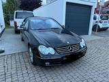 Mercedes-Benz Mercedes Benz clk 200 Kompressor - Mercedes-Benz CLK 200 Gebrauchtwagen in Stuttgart