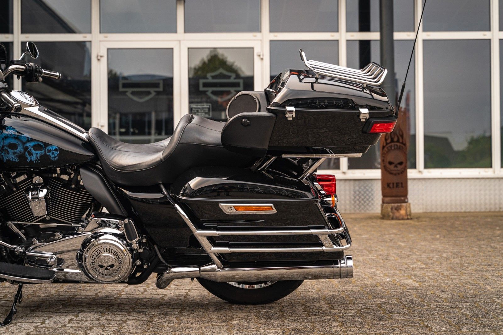 Fahrzeugabbildung Harley-Davidson FLHTK E-Glide Ultra Limited - Jekill -