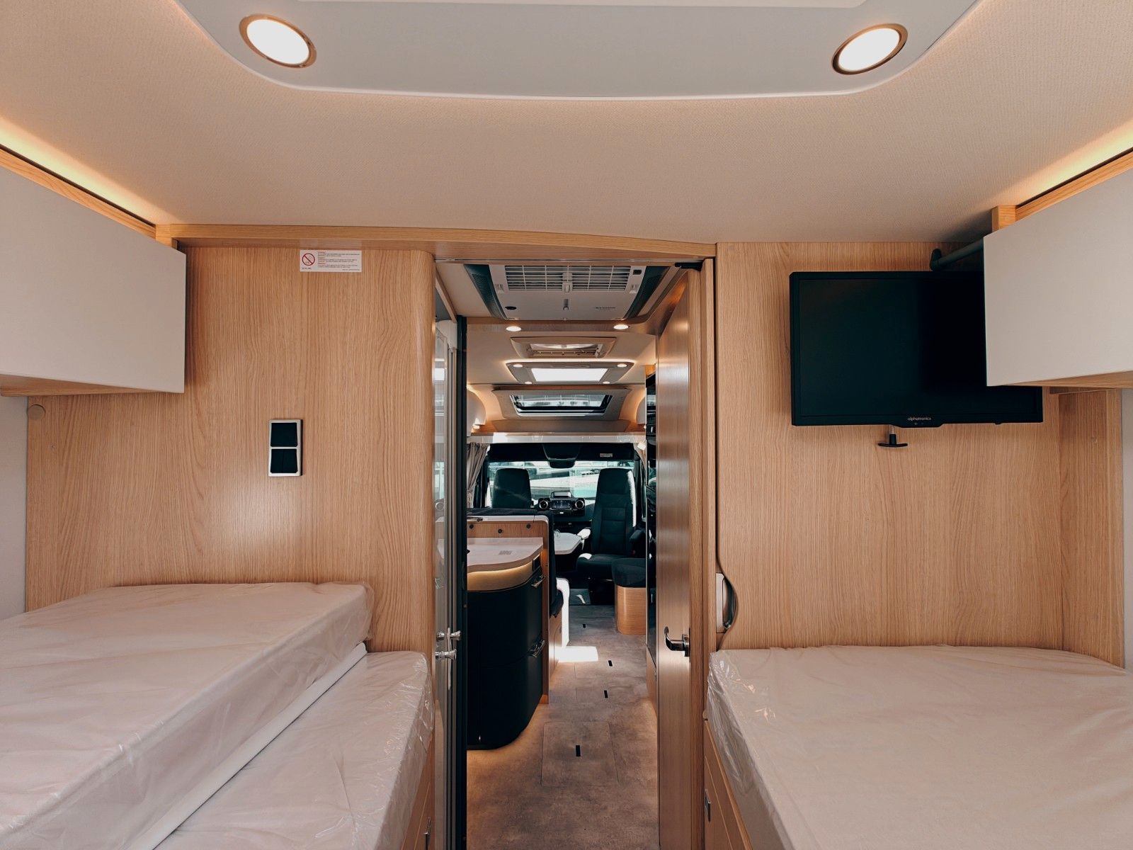 Fahrzeugabbildung HYMER / ERIBA / HYMERCAR B - KLASSE ML T 780 BLACKLINE