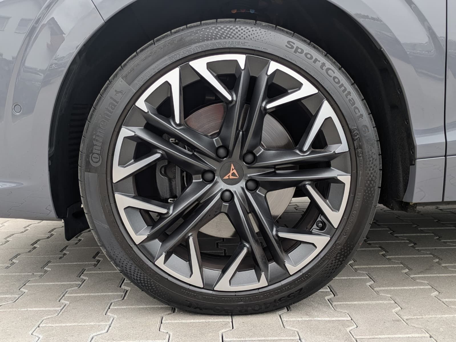 Fahrzeugabbildung CUPRA Terramar 2.0 TSI 4D VZ HUD*MATRIX*PANO*DCC*20"