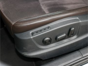 Skoda Octavia Combi L&K 4x4 1.8TSI Navi Kamera Pano AH