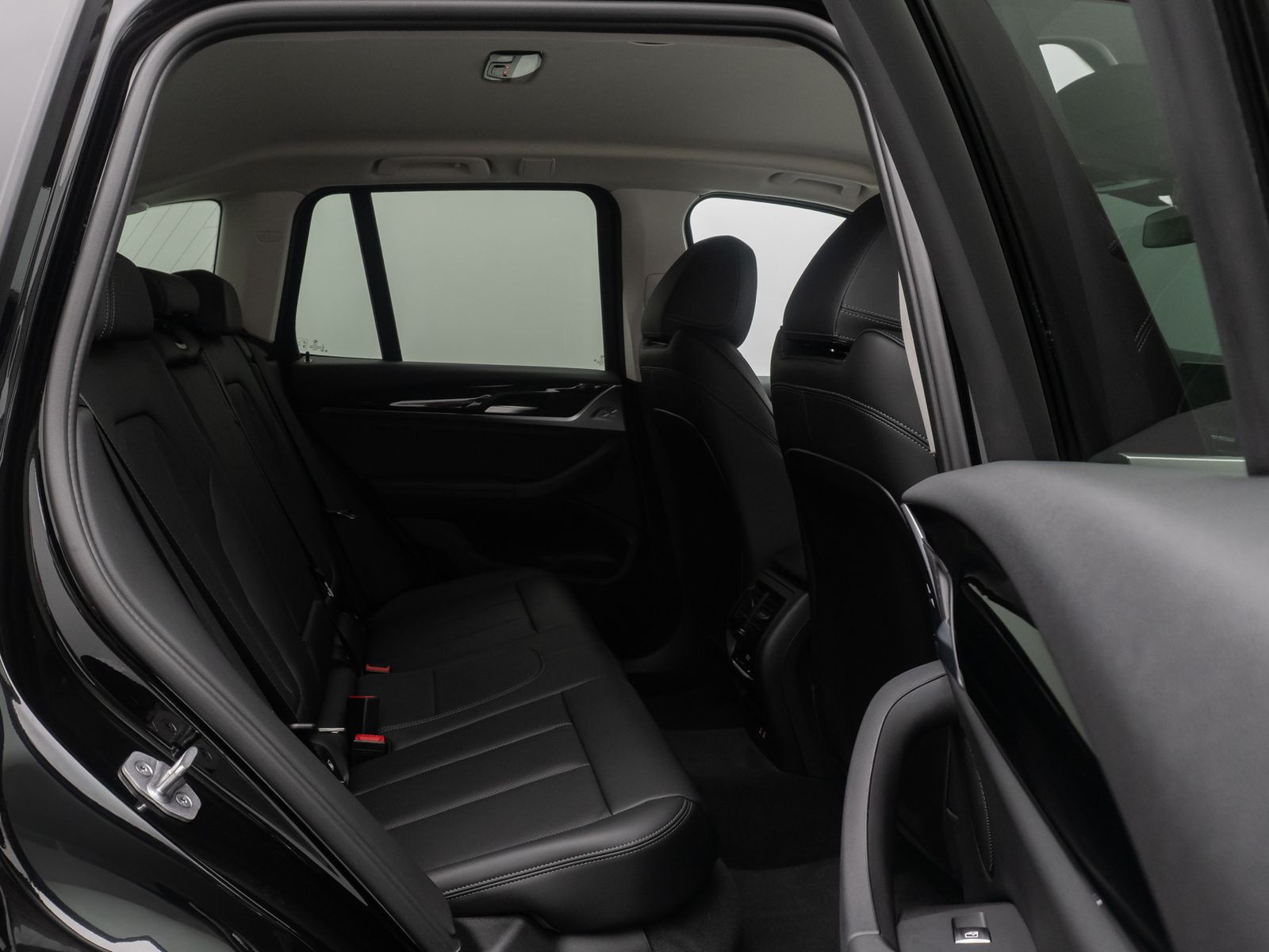 Fahrzeugabbildung BMW X3 xD30e Kamera DAB HiFi AHK Sportsitze 18Zoll