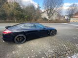 Porsche Panamera 4S  - Porsche Panamera: Schwarz