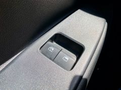 Fahrzeugabbildung Hyundai i10 1.0 KLIMA SHZ LRHZ ALLWETTER PDC BLUETOOTH