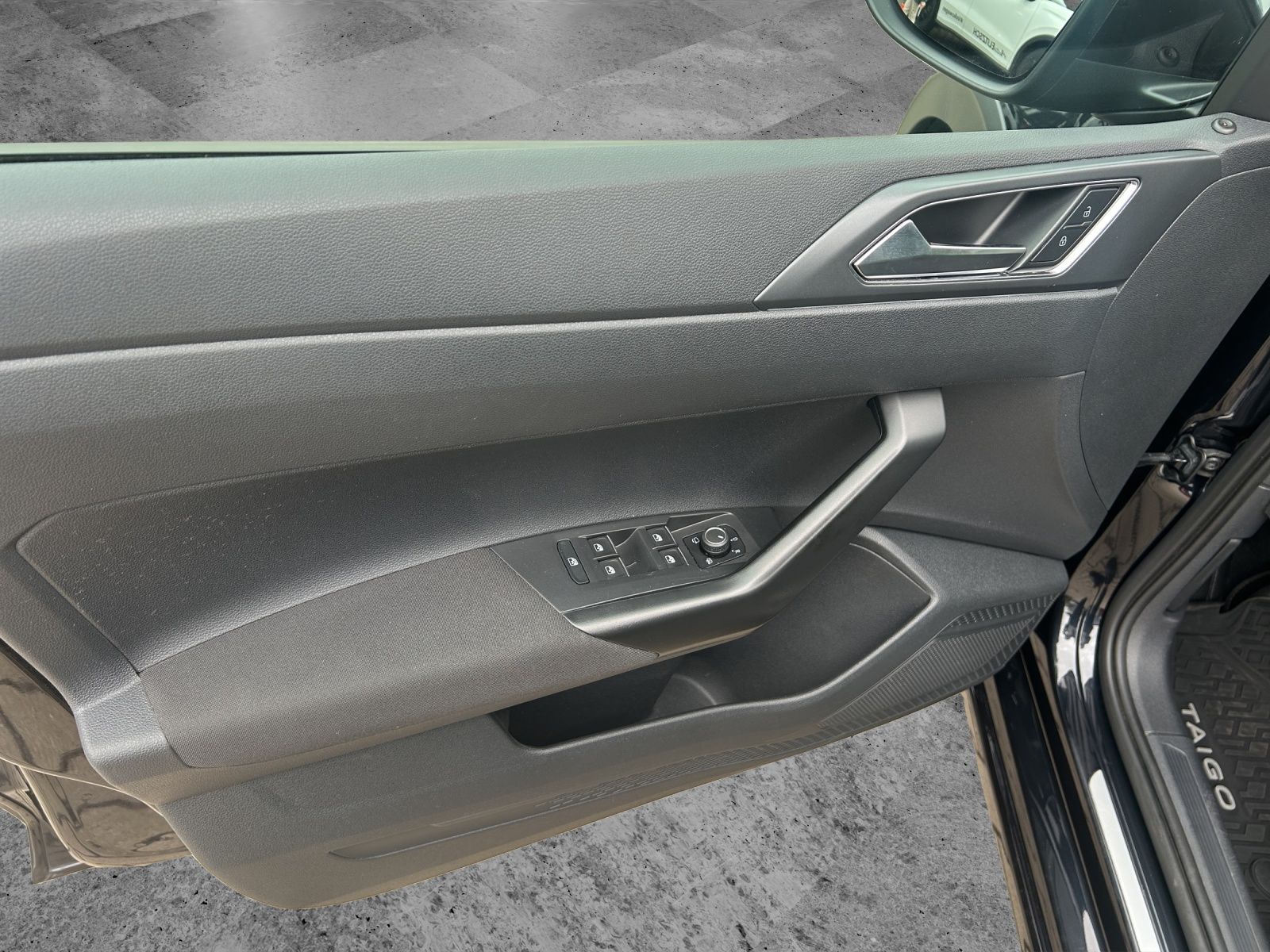 Fahrzeugabbildung Volkswagen Taigo R-Line 1.5 TSI DSG Matrix Navi ACC SHZ Bea