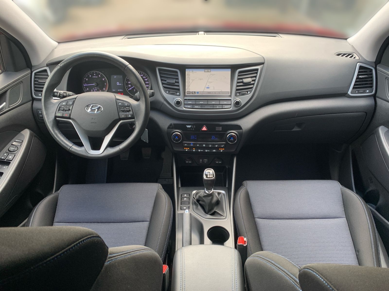 Fahrzeugabbildung Hyundai TUCSON 1.6 Turbo Trend Navi AHK