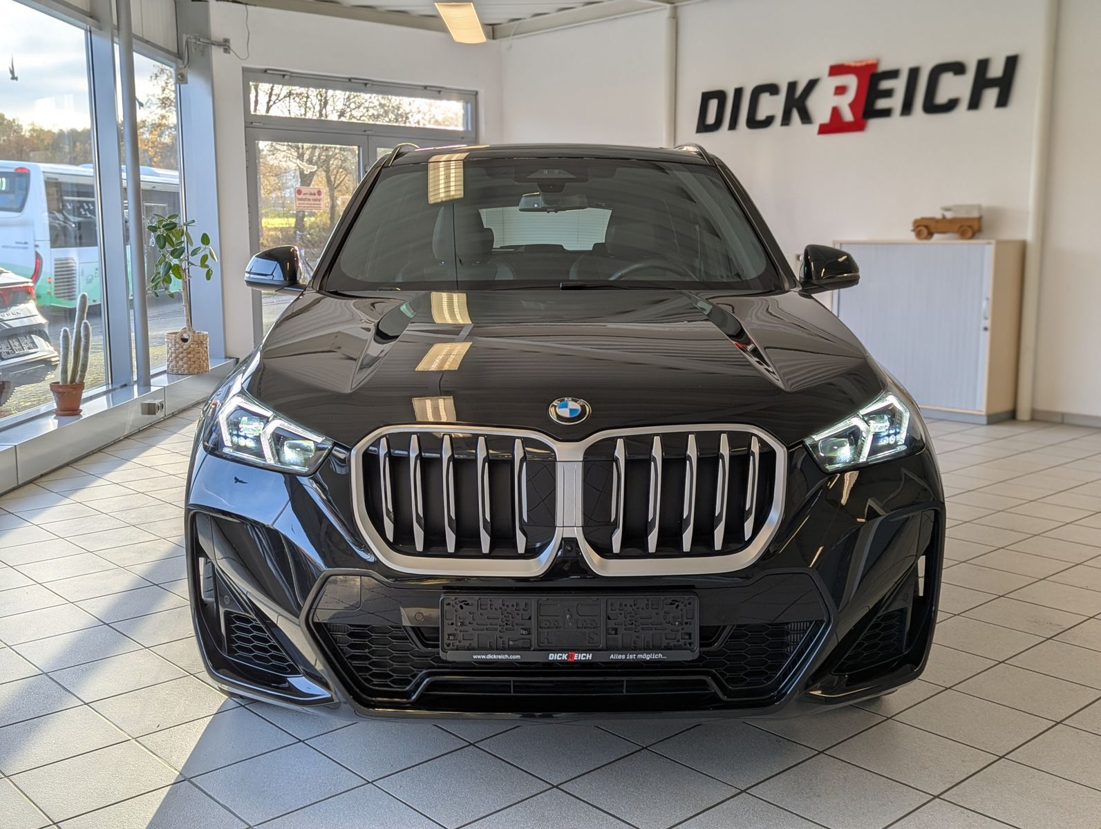 Fahrzeugabbildung BMW X1 23 i M-Sport Innovat.-Comfort-Paket Pano AHK