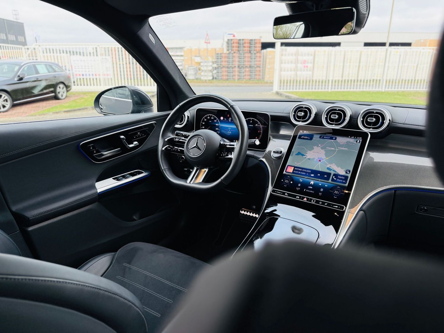 Fahrzeugabbildung Mercedes-Benz GLC 220 d 4M AMG Premium, AHK, 360°, Winter, Mem