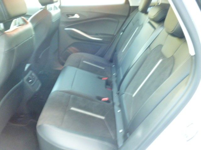 Grandland 5-tg. 1,6 PI-Hybr. 4x4 Automatik GS-e