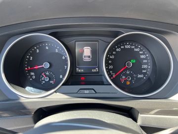 Volkswagen Tiguan - 8