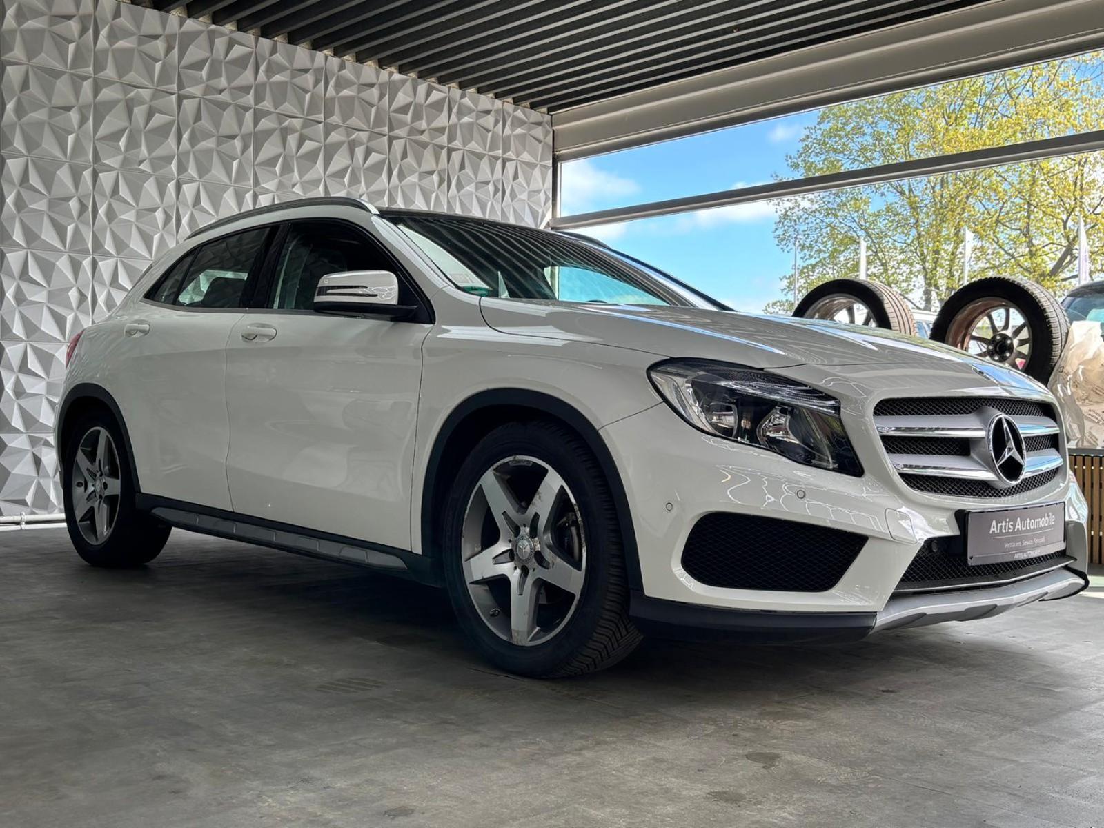 Mercedes-Benz GLA 200 CDI / d AMG-LINE*STANDHEIZUNG*PDC