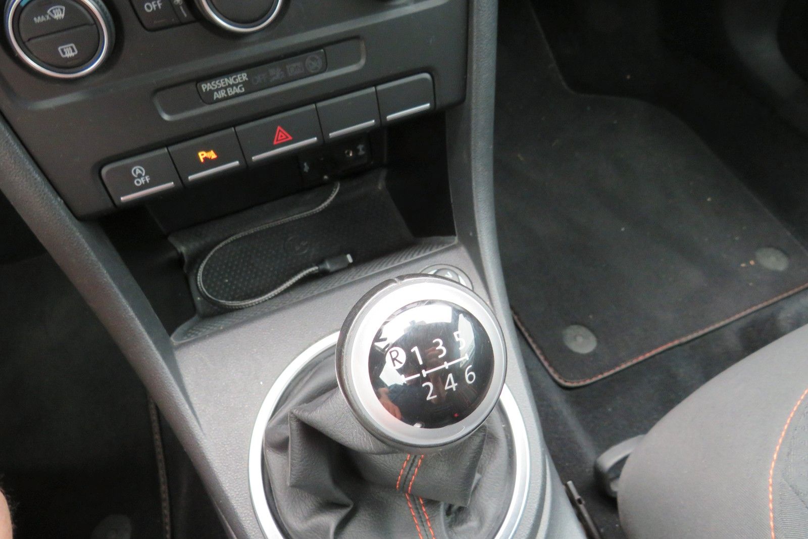 Fahrzeugabbildung Volkswagen Beetle Lim. Club XENON NAVI APP-CONNECT PDC 18`