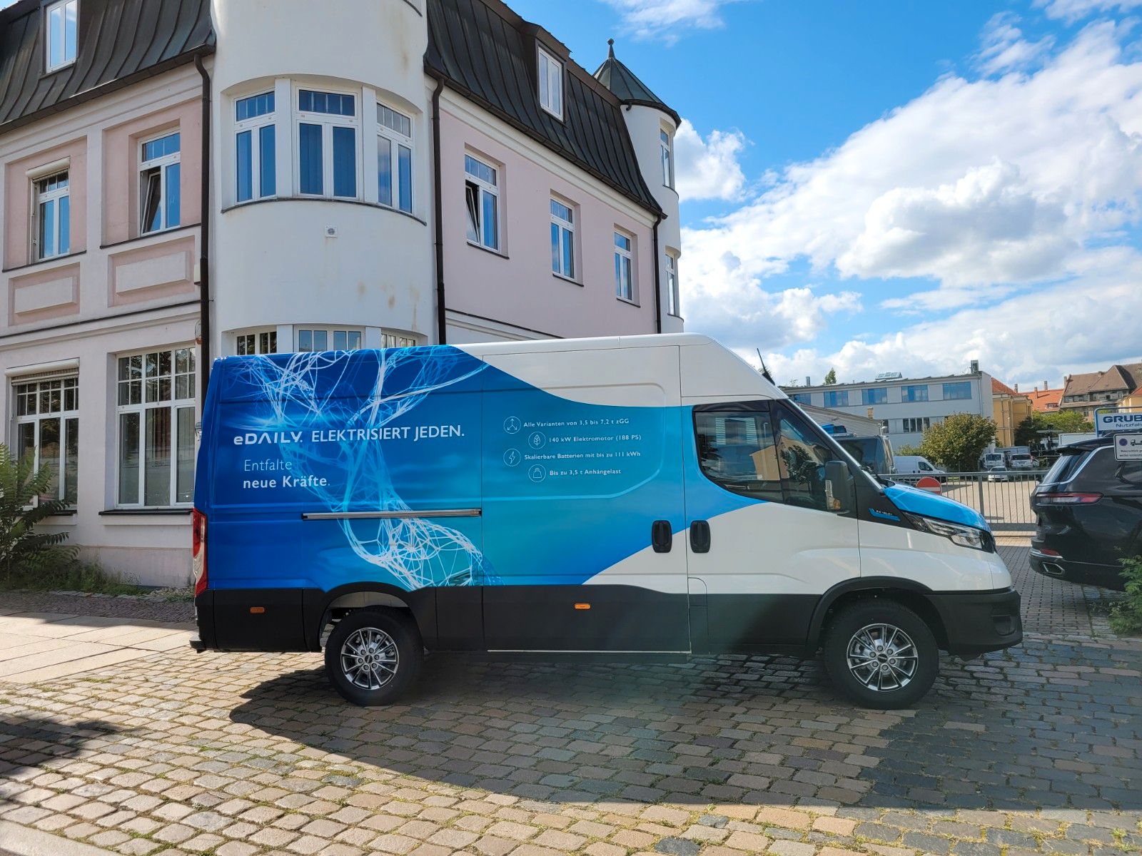 Fahrzeugabbildung Iveco E Daily 38S14E V / 2 Batterien / 74 kWh