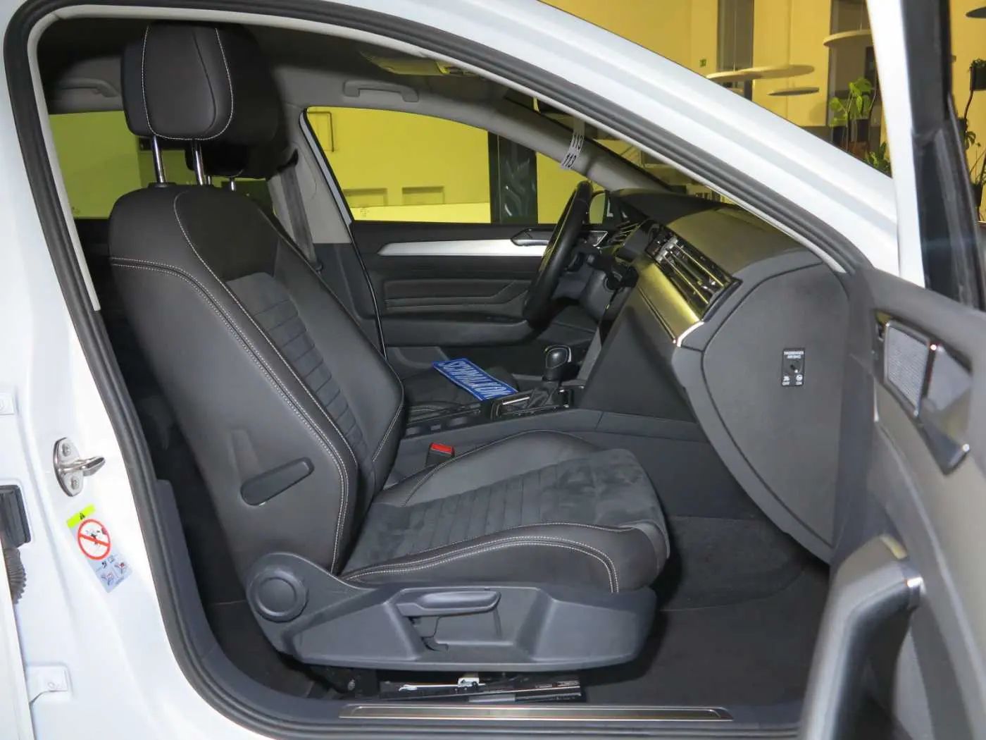 Volkswagen Passat Variant 2.0 TDI SCR DSG7 Elegance Navi