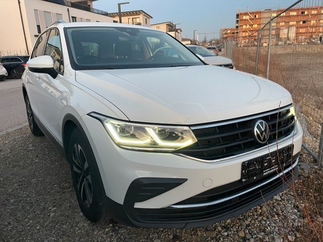 Volkswagen Tiguan United