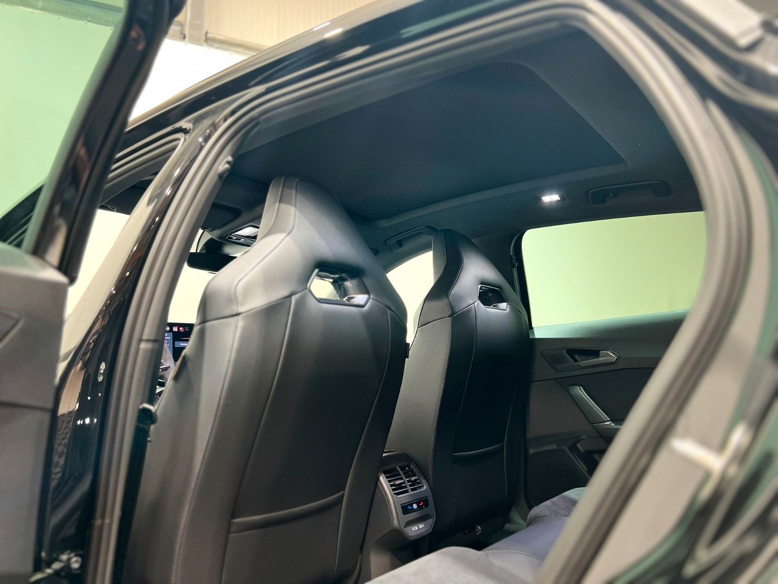 Fahrzeugabbildung CUPRA Formentor VZ 2.0 TSI 4Drive AHK PANO DSG