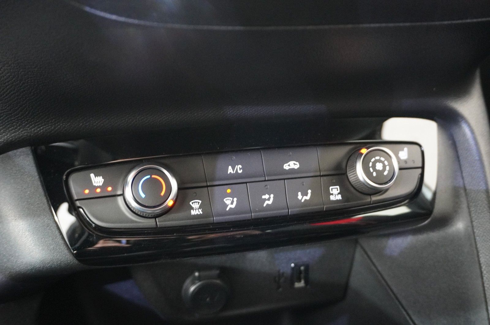 Fahrzeugabbildung Opel Corsa 1.2T GS SPORT NAVI/LED/SPORT/VIRT./SH/DAB+