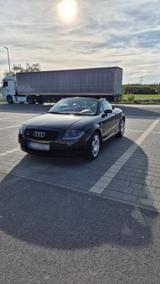 Audi TT Roadster 1.8T quattro 165 kW - - Audi TT aus 2000: Roadster