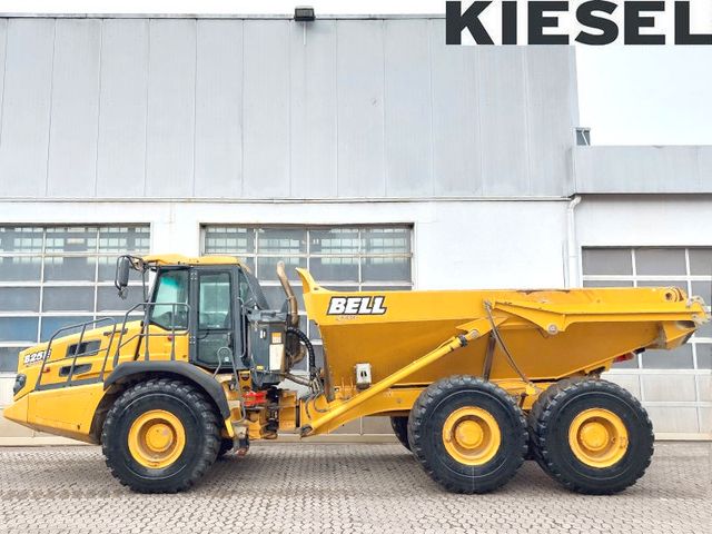 Bell B25 E Muldenkipper / Dumper