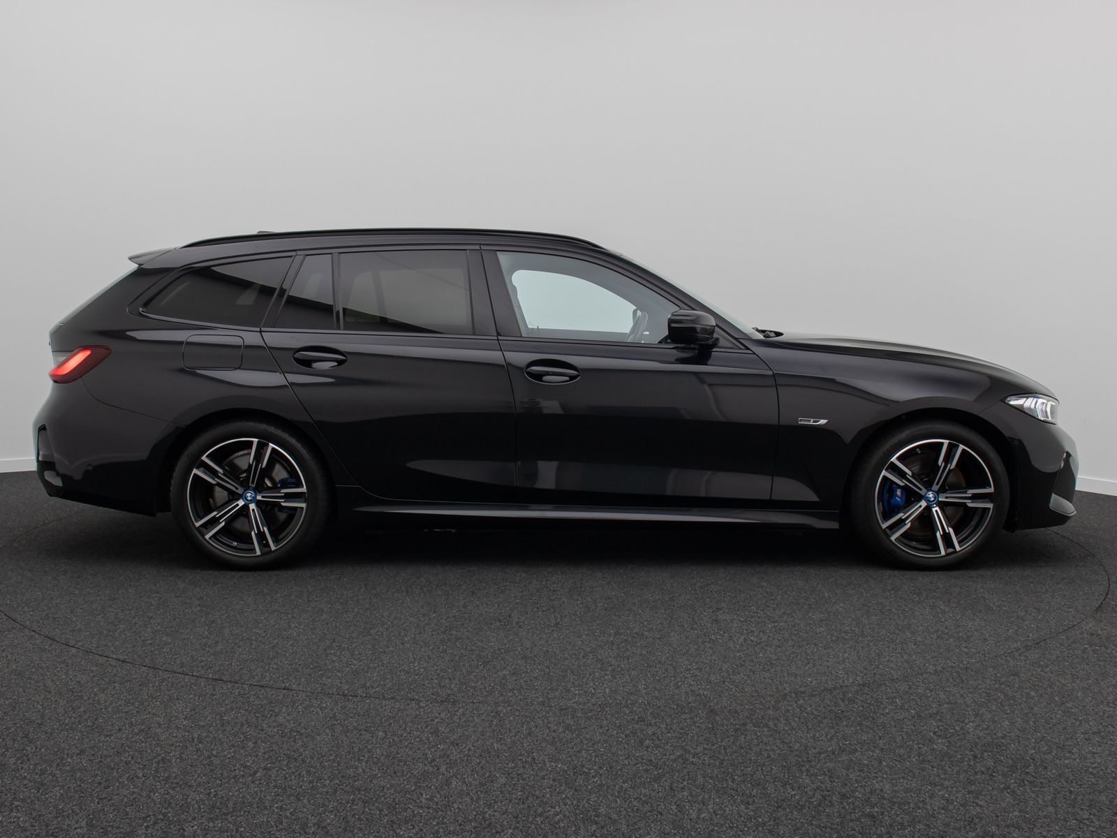 Fahrzeugabbildung BMW 330e M Sport HUD Kamera HiFi DAB Komfort Alarm