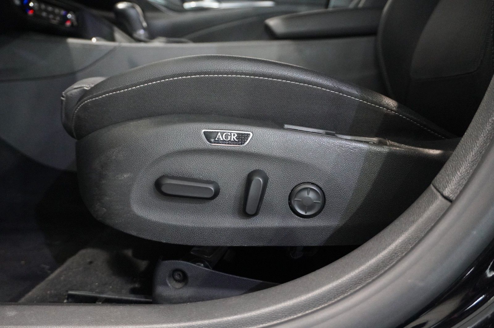 Fahrzeugabbildung Opel Insignia B ST 2.0D ELEGANCE NAVI/HUD/KAMERA/AHK