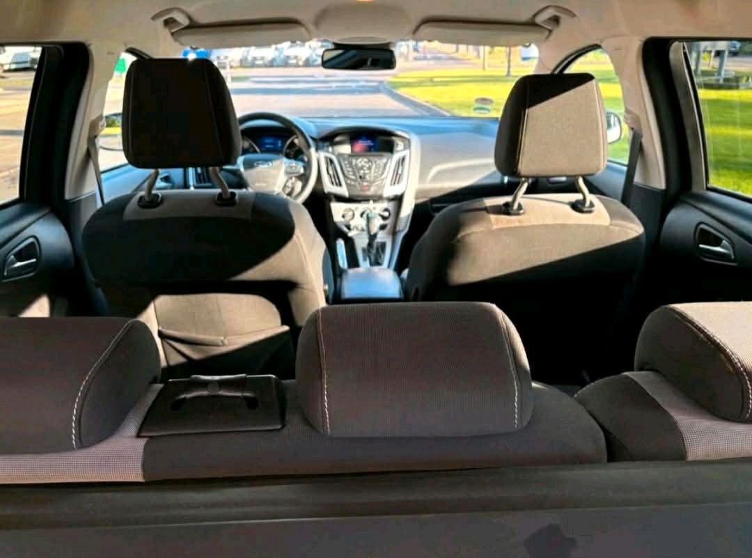 Ford Focus 2012 — photo 10
