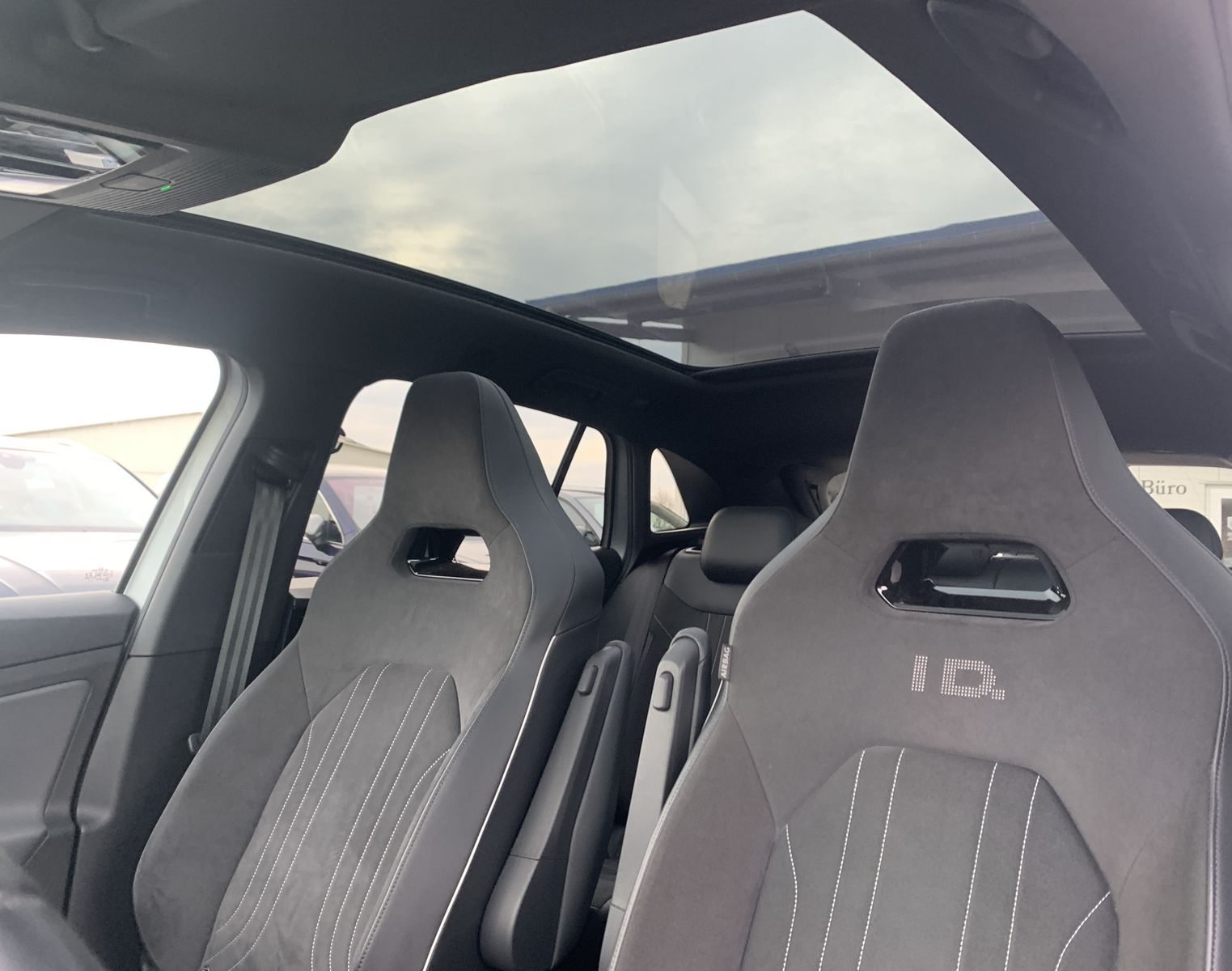 Fahrzeugabbildung Volkswagen ID.4 Pro Performance 150kW*Tech*Pano*LED-Matrix*