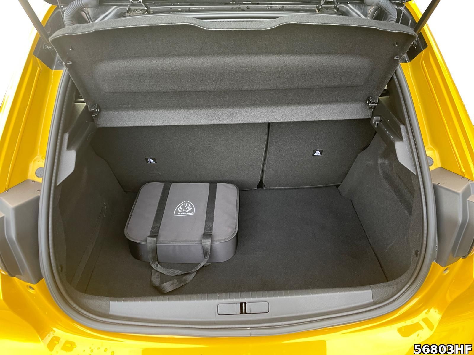 Fahrzeugabbildung Peugeot e-208 GT *ACC*LED*PDC+CAM*NAVI*CARPLAY*