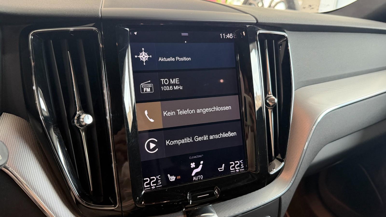 Volvo XC60 D5 AWD R Design Panorama*AHK
