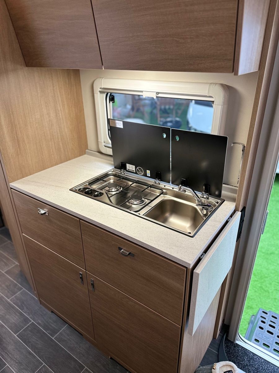 Fahrzeugabbildung Tabbert Senara 490 TD 2.3 Premium Interieur Exterieur