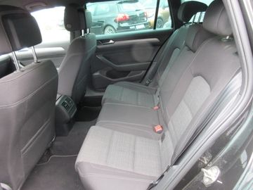 Volkswagen Passat Variant - 8
