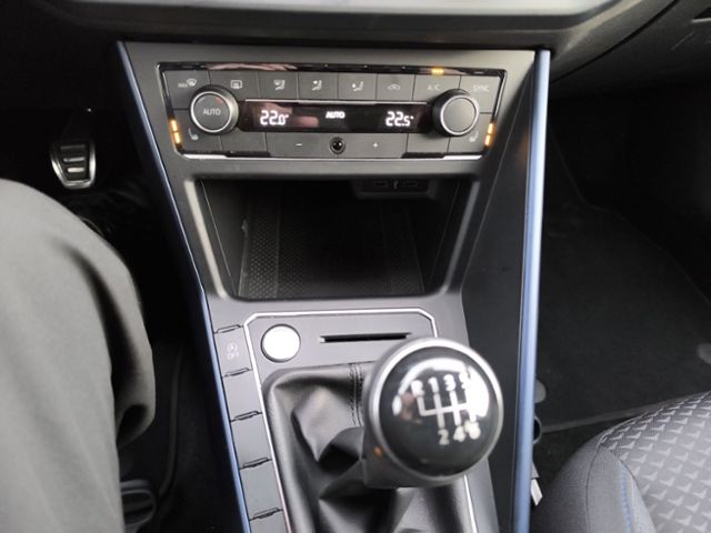 Fahrzeugabbildung Volkswagen Polo 1.0 TSI OPF United NAVI CLIMATR SITZHZG RÜC