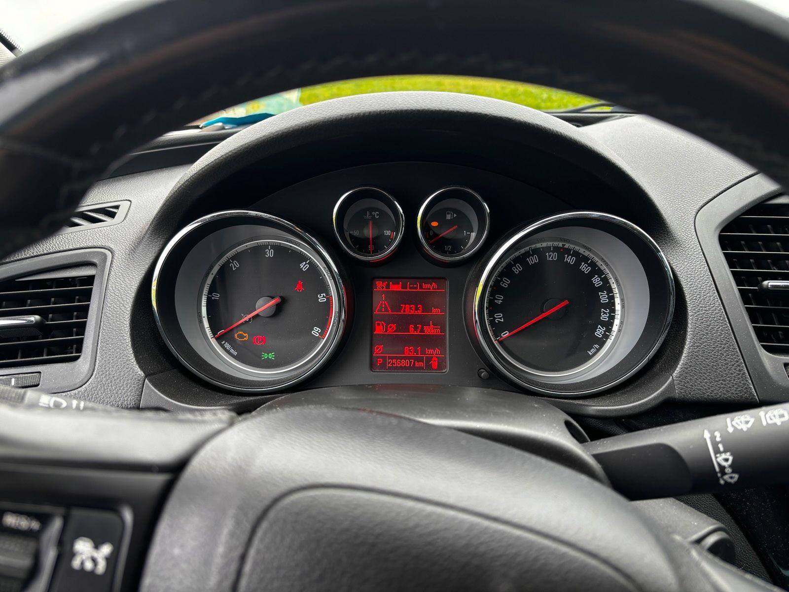 Opel Insignia 2013 — photo 8