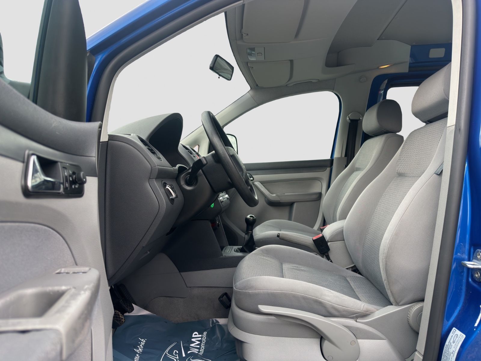 Fahrzeugabbildung Volkswagen Caddy Life/Klima/7-Sitzer/TÜV-07.2027/