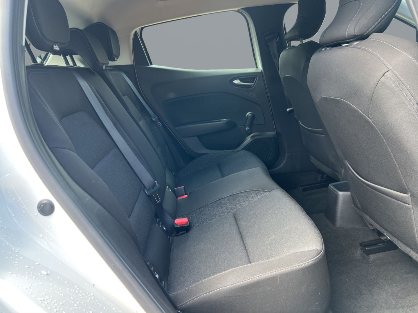 Fahrzeugabbildung Renault Clio Experience 1.0 SCe 75 EU6d-T Allwetterreife
