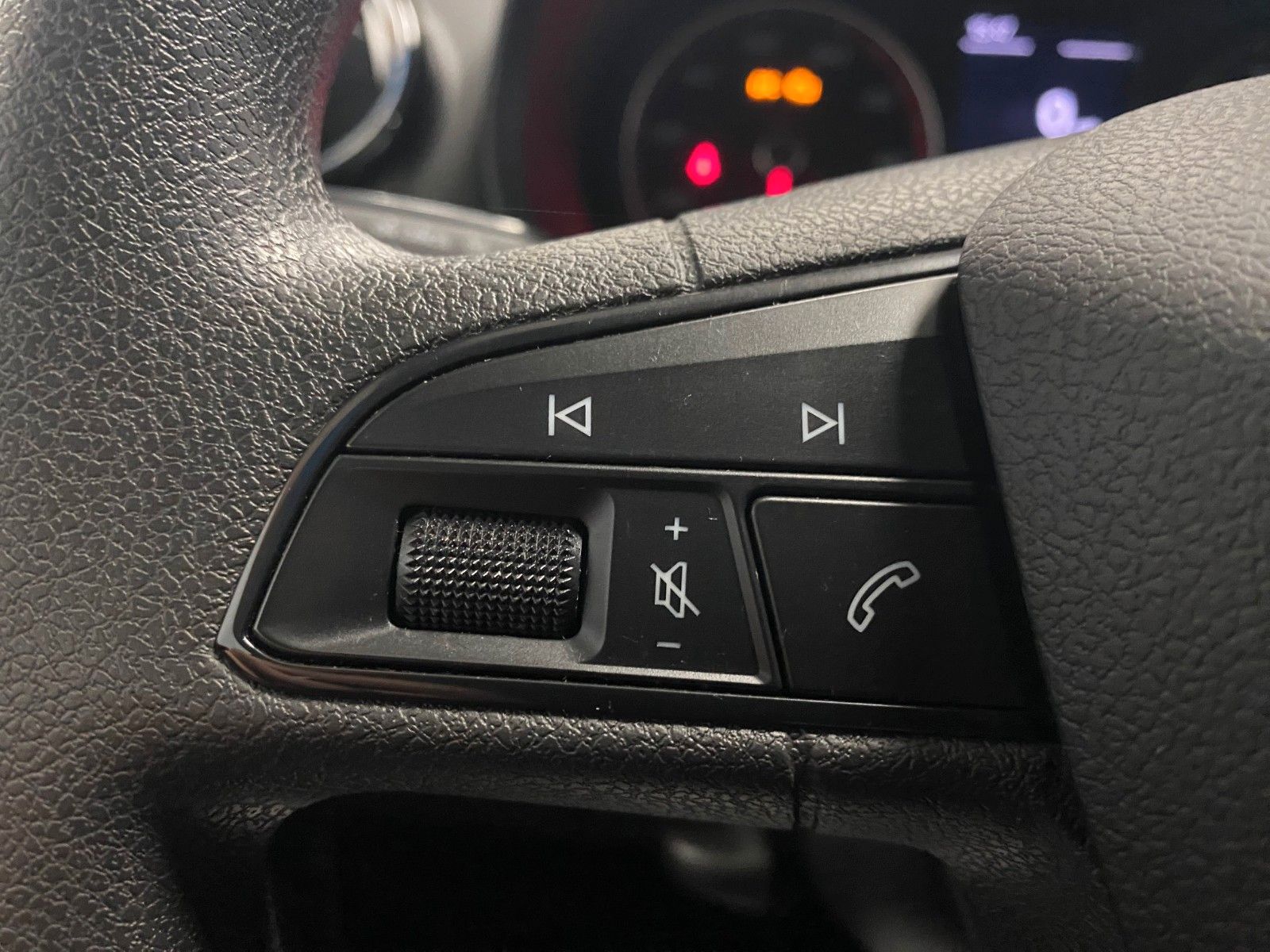 Fahrzeugabbildung SEAT Ibiza 1.0 TSI Style+Checkheft+Freisprech+Tempoma