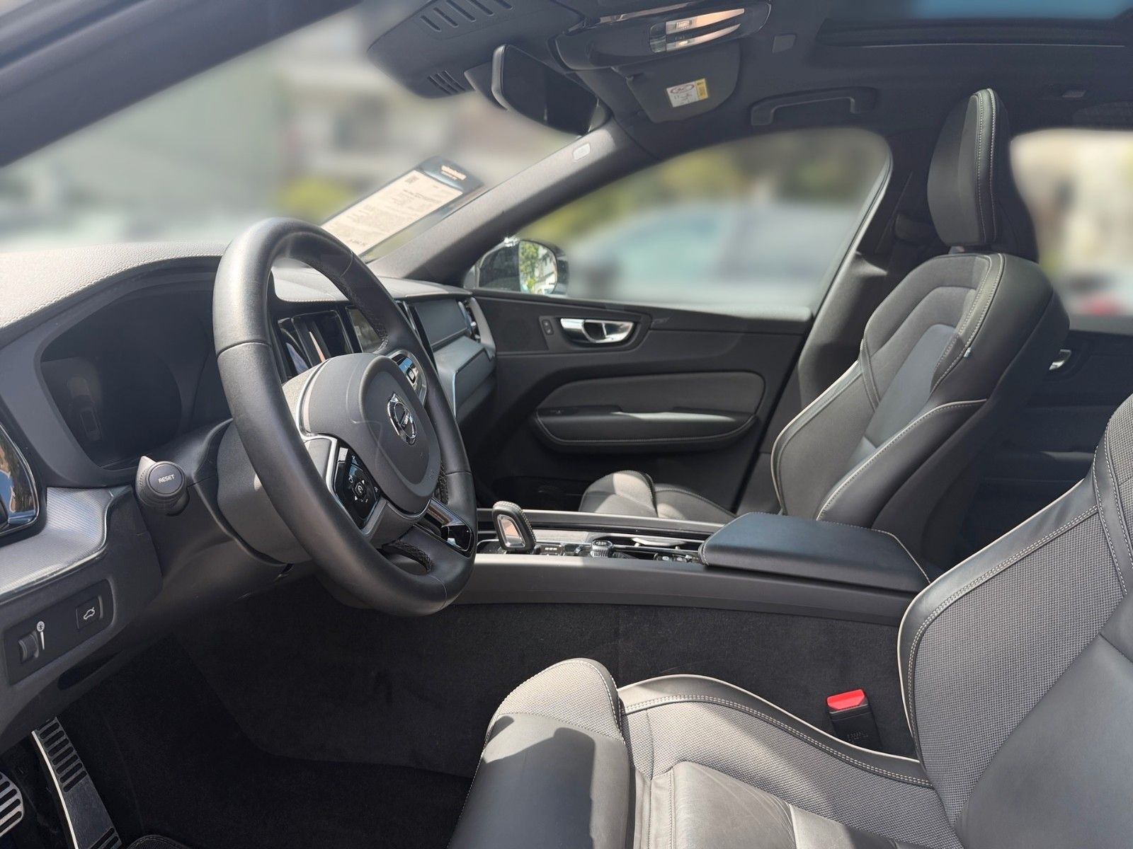 Volvo XC 60 R Design AWD 180+ foto 7