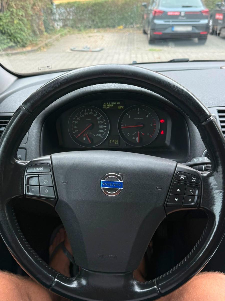 Volvo V50 2011 — photo 8