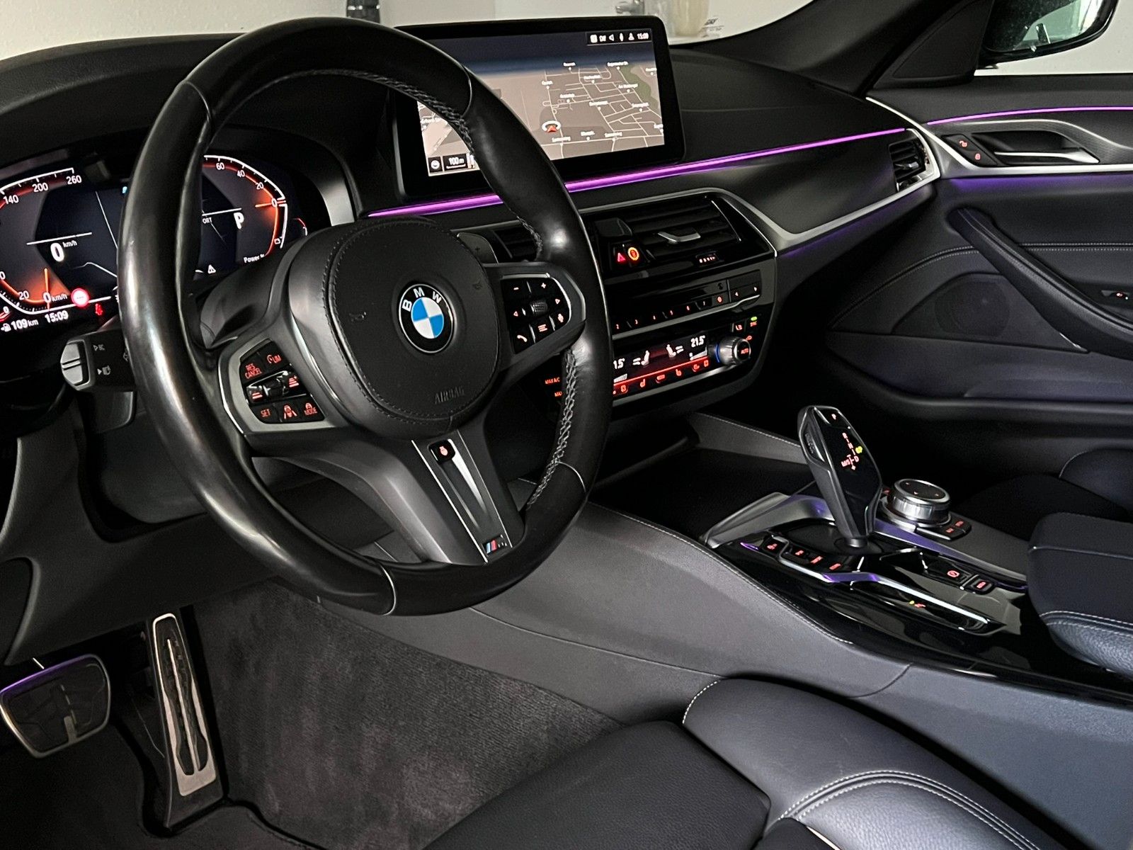 Fahrzeugabbildung BMW 530 d xDrive M SPORT/AHK/VRTL COCKPIT/eGSD/ACC