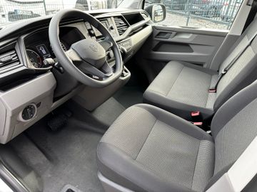 Fahrzeugabbildung Volkswagen T6.1 Kombi LR  DSG Klima AHK PDC 9 Sitze