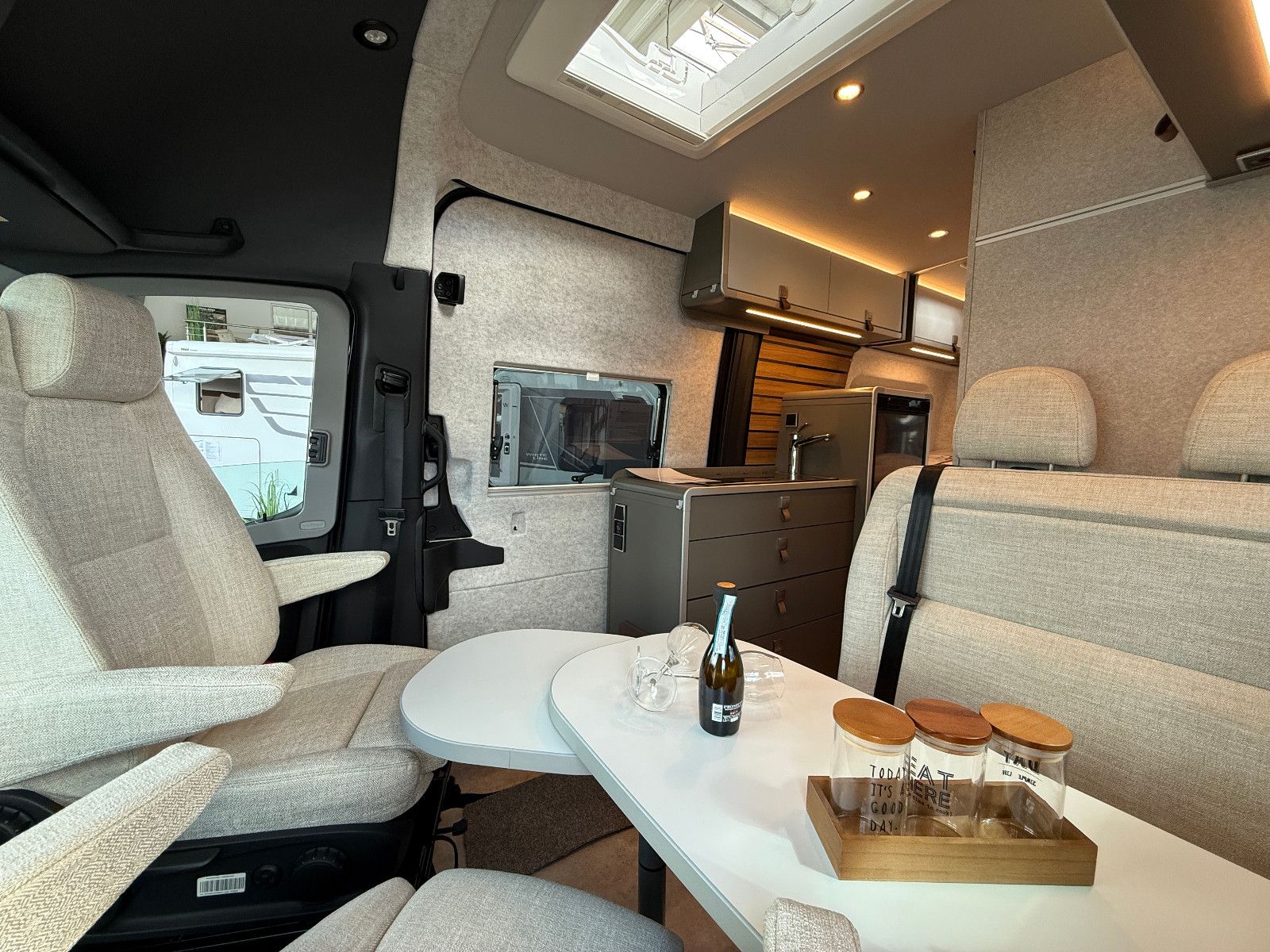 Fahrzeugabbildung HYMER / ERIBA / HYMERCAR Grand Canyon S - MB 600 - 4x4