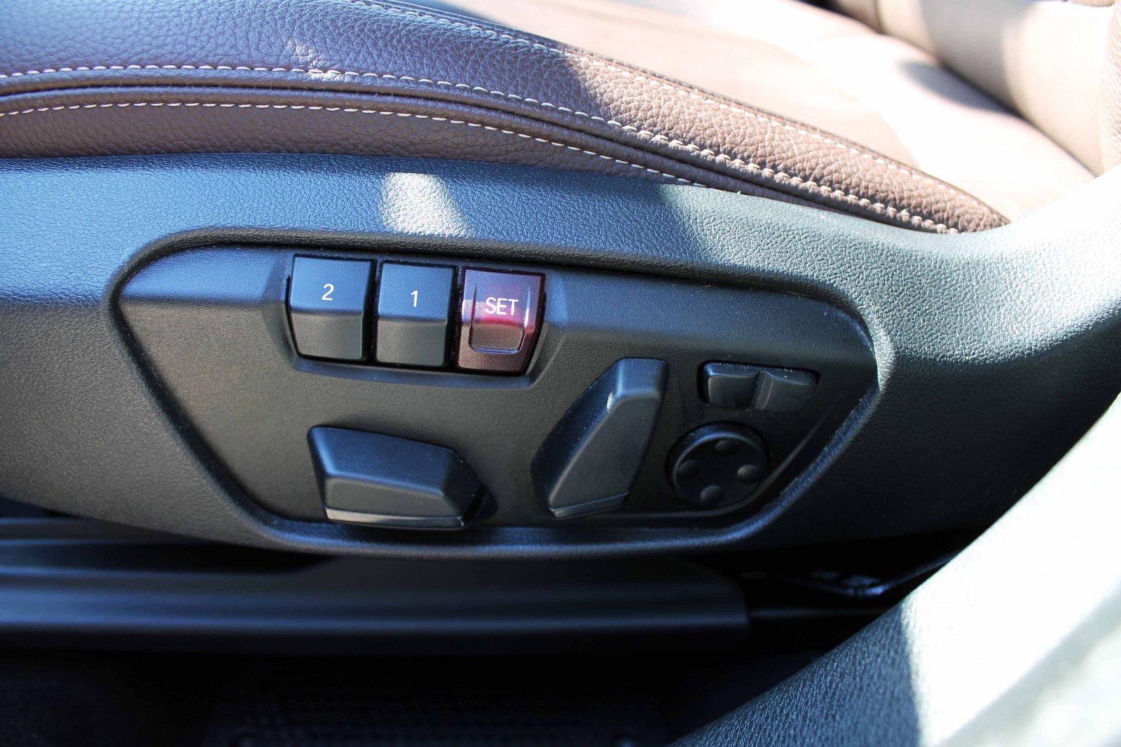 Fahrzeugabbildung BMW X1 xDrive 25i M-Sport LED PANO ACC KAM CarPlay