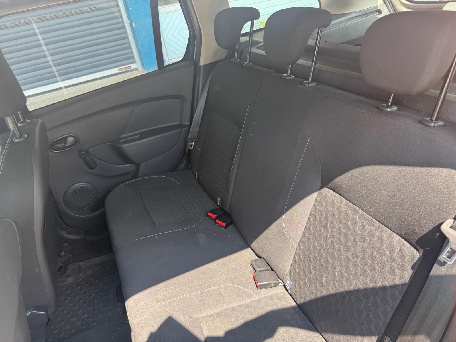 Dacia Logan 2015 — photo 12